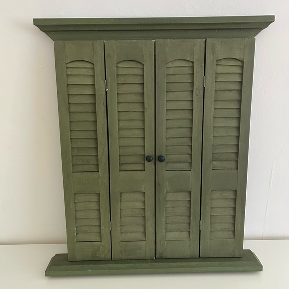 VTG HOMCO HOME INTERIORS WOOD WINDOW PANE & SAGE GREEN SHUTTERS WITH MIRROR DECO